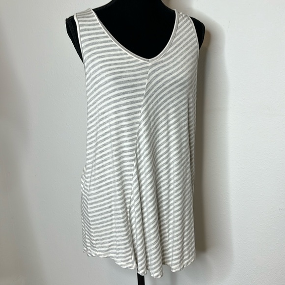 Maurices 24/7 size XL gray and white striped tank top - Picture 1 of 8